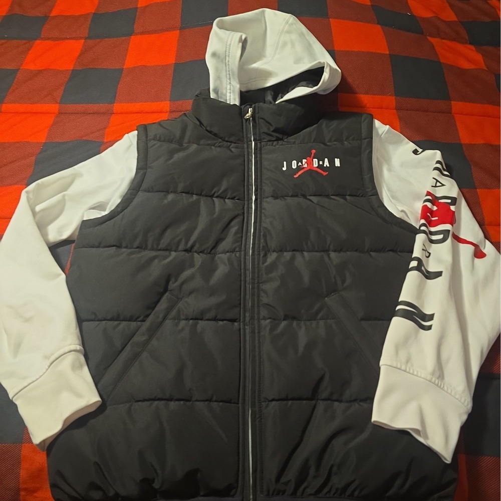 Jacket Puffer With Hood Nike Air Jordan Kids Youth Large (L)